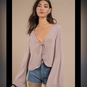 Tobi Paradise Bell Sleeve Top Taupe